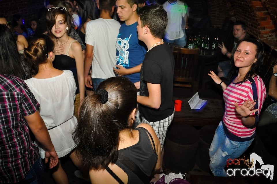 Vineri noaptea @ Club Escape,