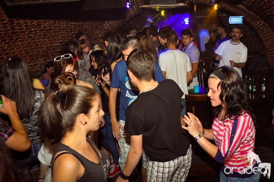 Vineri noaptea @ Club Escape,