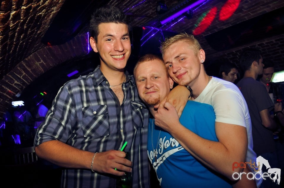 Vineri noaptea @ Club Escape,