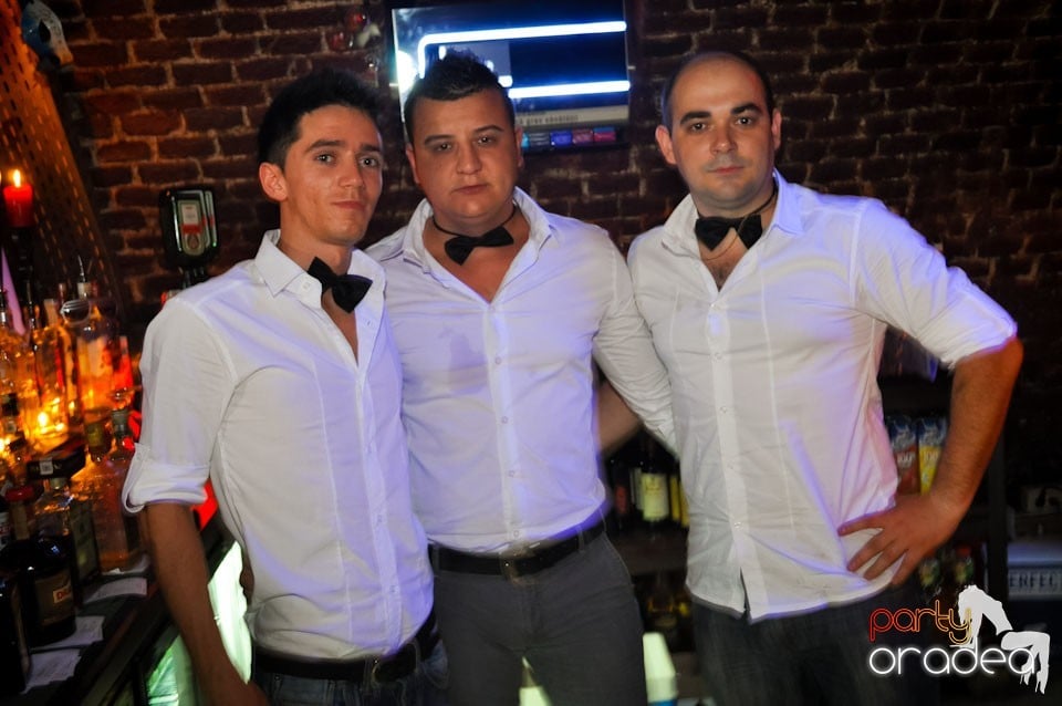 Vineri noaptea @ Club Escape,