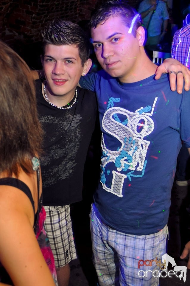 Vineri noaptea @ Club Escape,