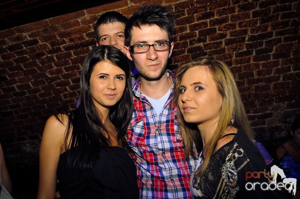 Vineri noaptea @ Club Escape, 