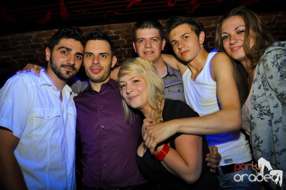 Vineri noaptea @ Club Escape,