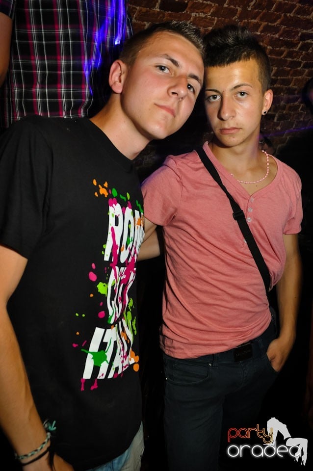 Vineri noaptea @ Club Escape,