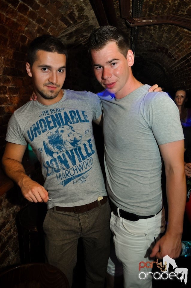 Vineri noaptea @ Club Escape,