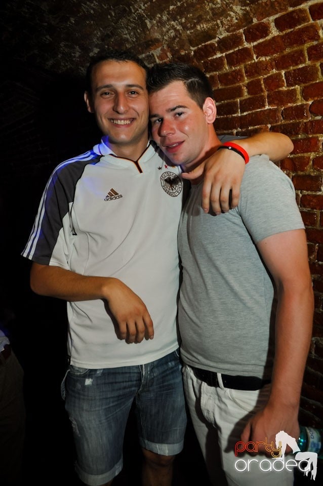 Vineri noaptea @ Club Escape,