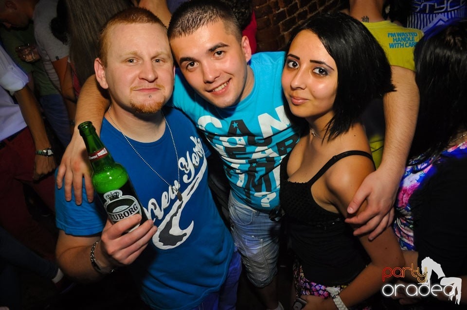 Vineri noaptea @ Club Escape,