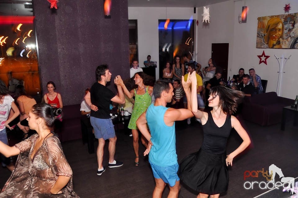 Vineri noaptea în Blondy's, 