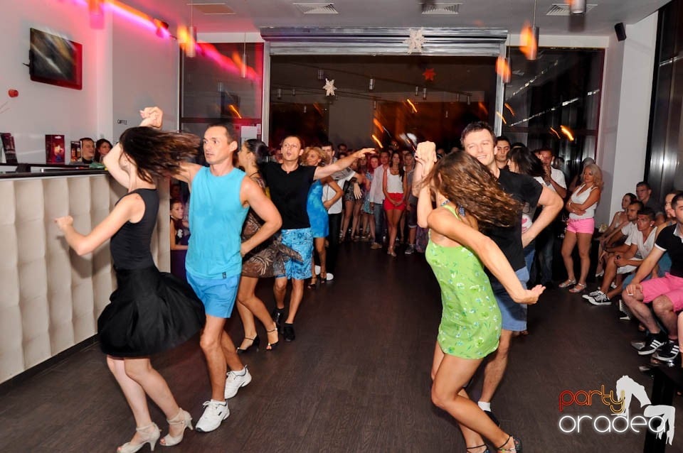 Vineri noaptea în Blondy's, 