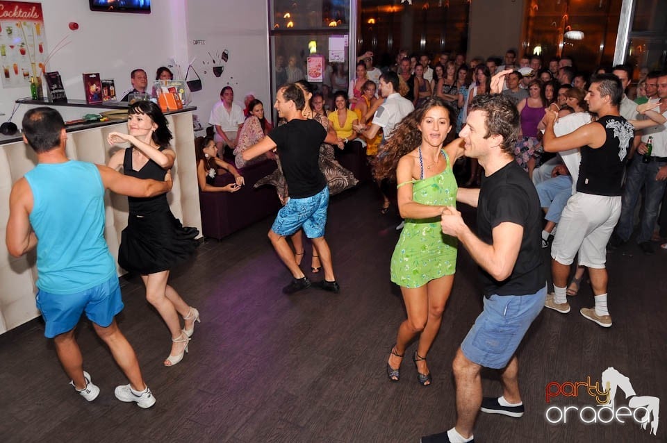 Vineri noaptea în Blondy's, 