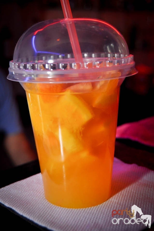 Vineri noaptea în Blondy's, 