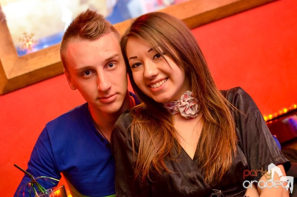 Vineri noaptea în Club Downtown,
