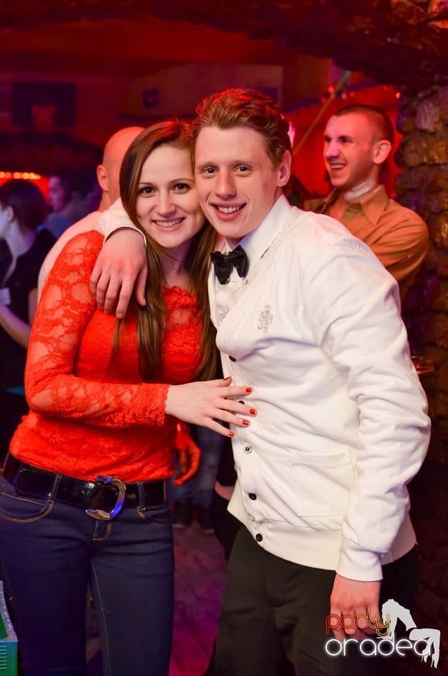 Vineri noaptea în Club Downtown,