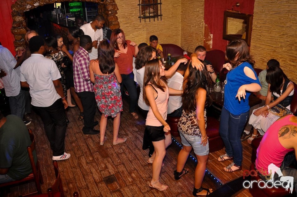 Vineri noaptea în Club Downtown, 
