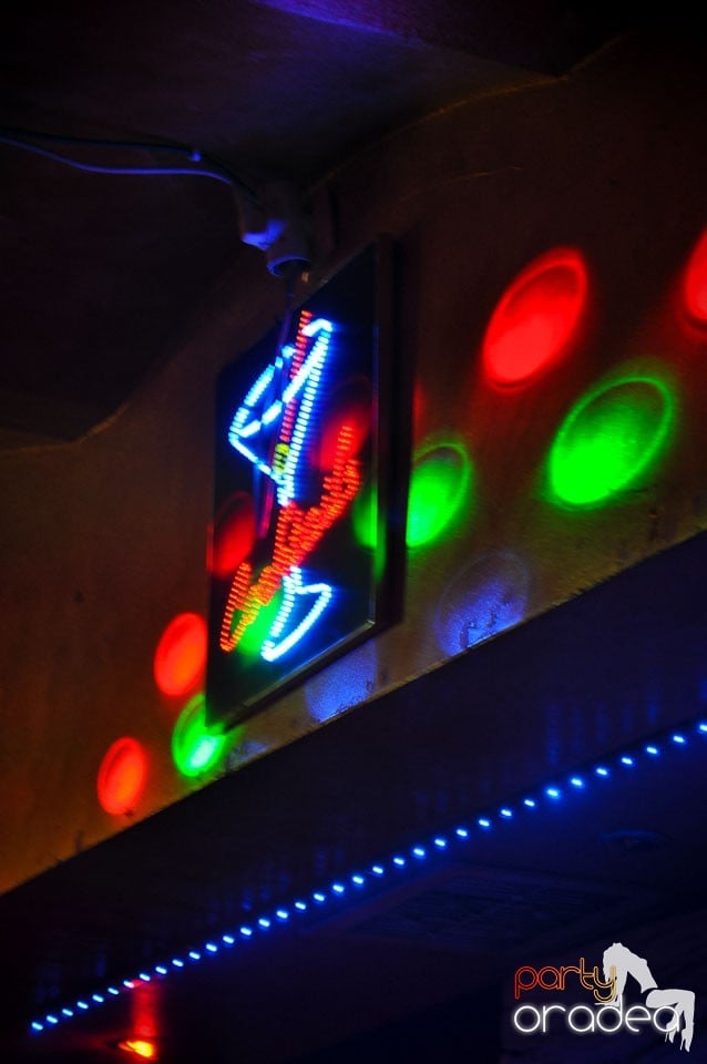 Vineri noaptea în Club Downtown, 