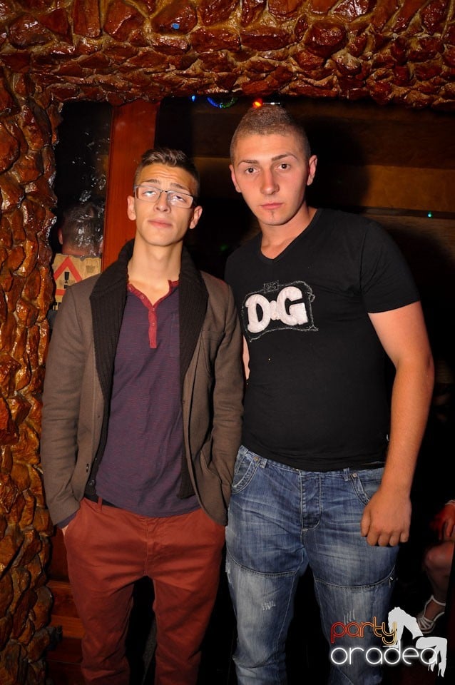 Vineri noaptea în Club Downtown, 