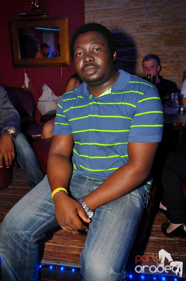 Vineri noaptea în Club Downtown, 