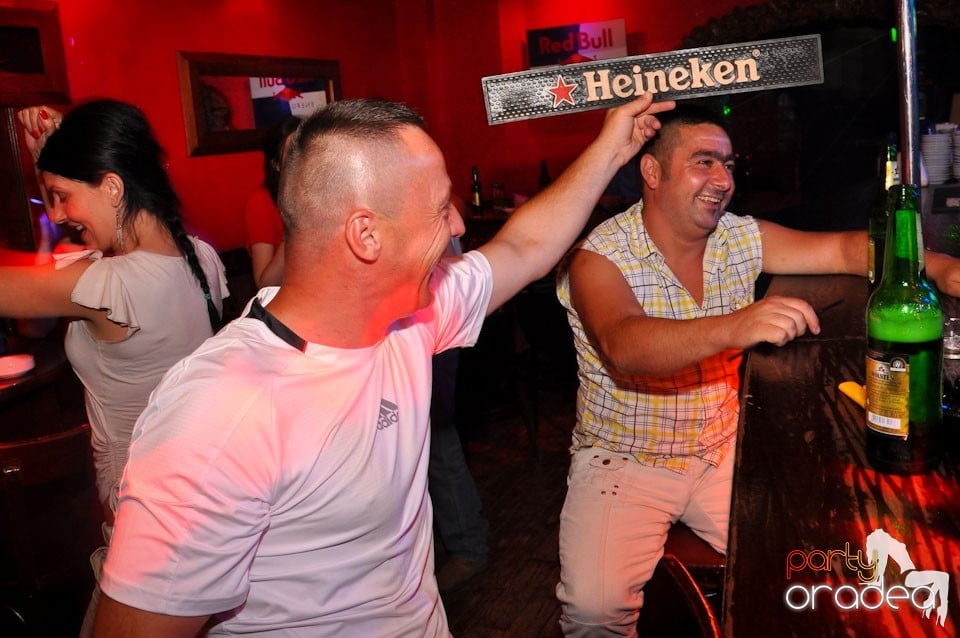 Vineri noaptea în Club Downtown, 