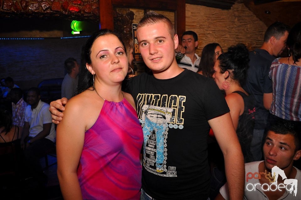 Vineri noaptea în Club Downtown, 