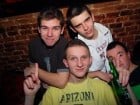 Vineri noaptea în Club Escape