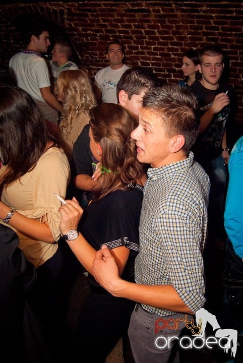 Vineri noaptea în Club Escape, 