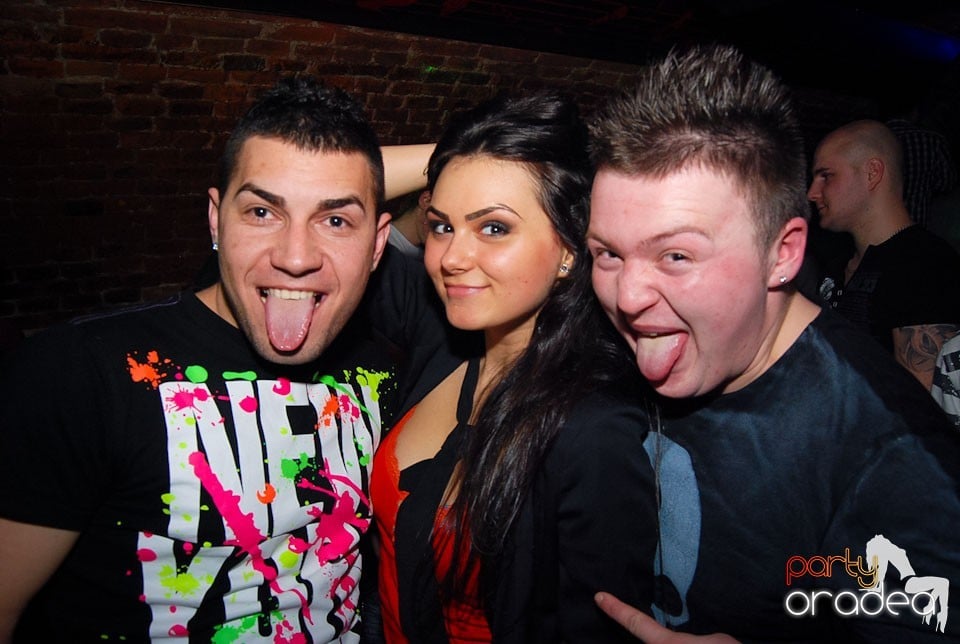 Vineri noaptea în Club Escape, 