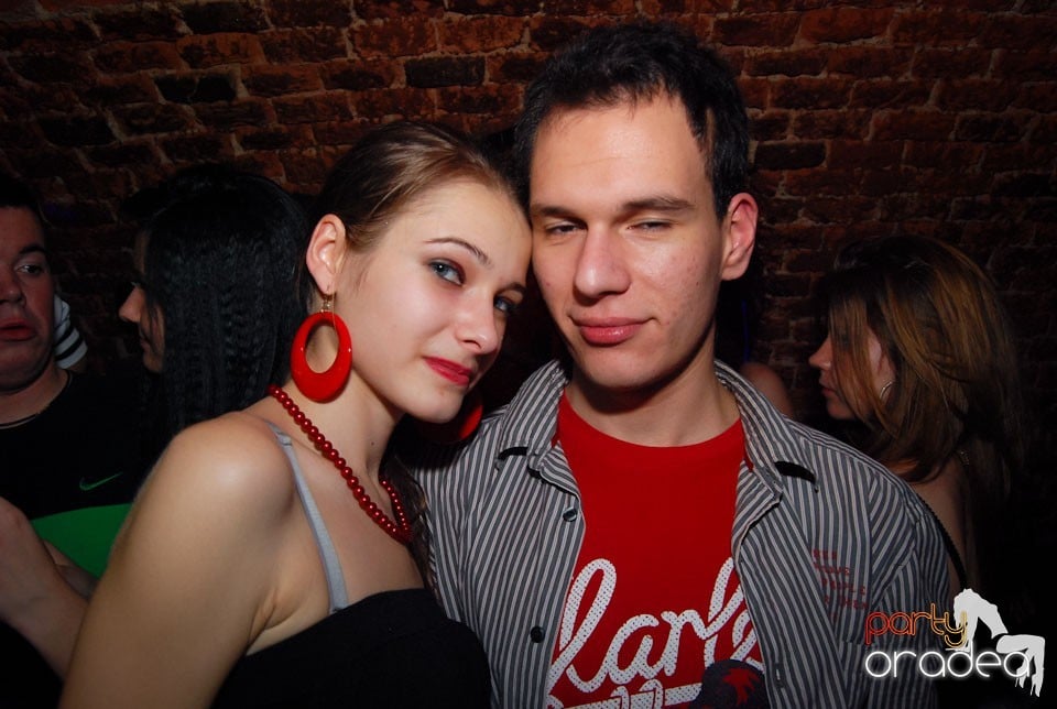 Vineri noaptea în Club Escape, 