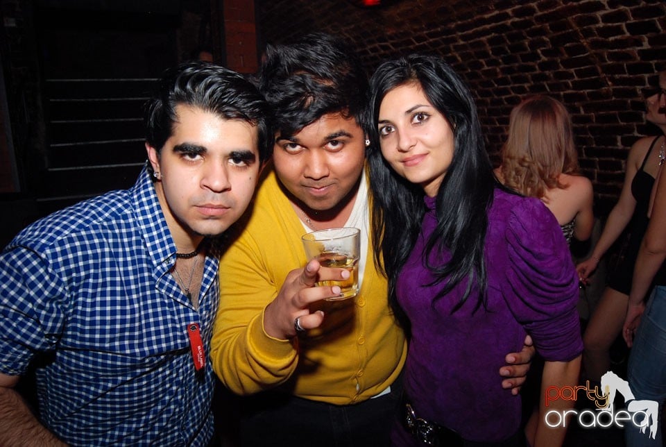 Vineri noaptea în Club Escape, 