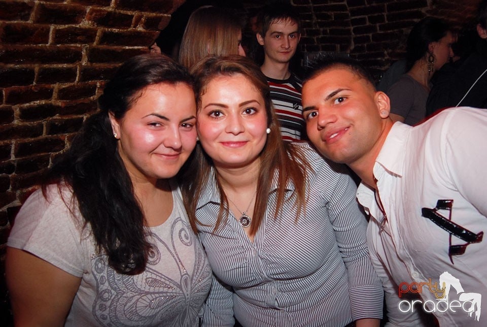 Vineri noaptea în Club Escape, 