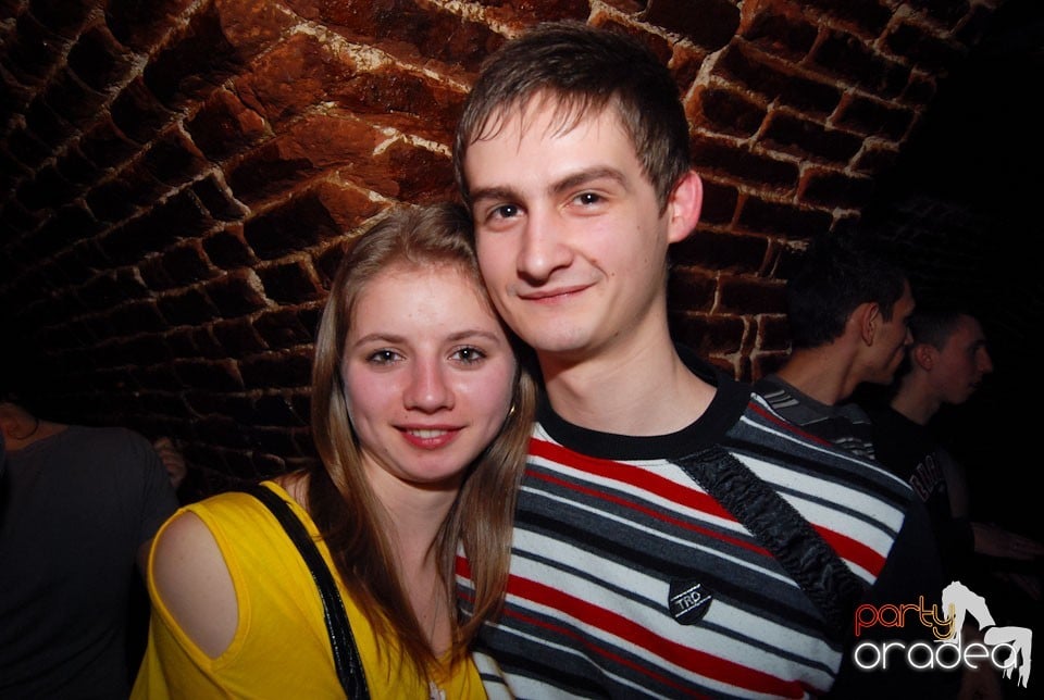 Vineri noaptea în Club Escape, 