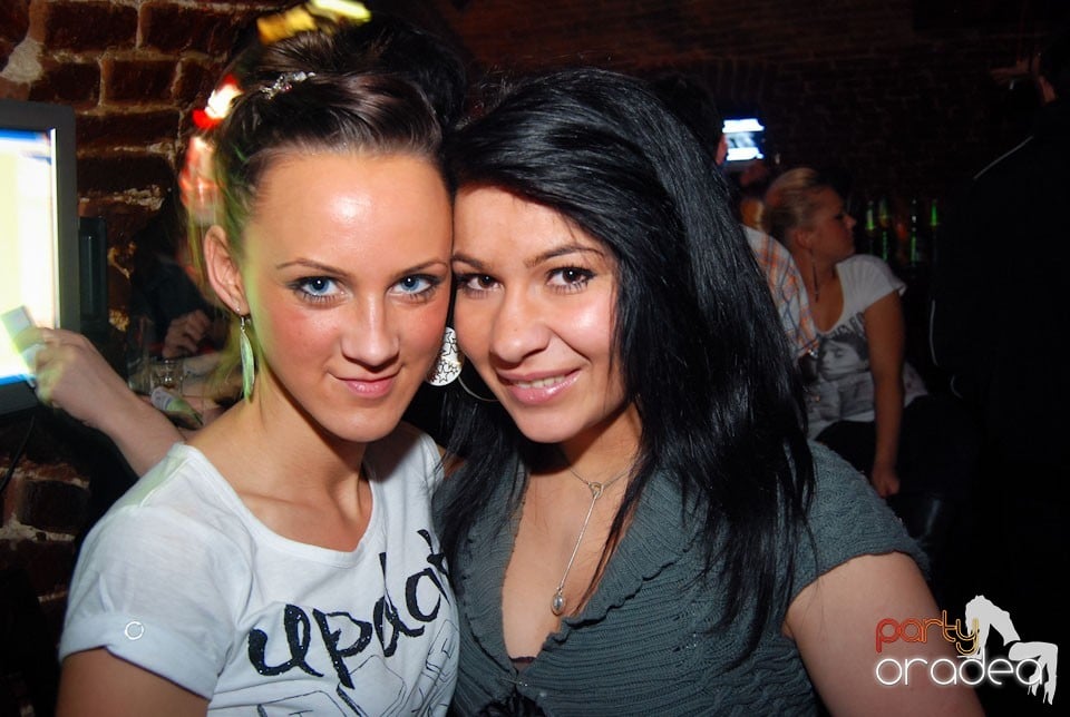 Vineri noaptea în Club Escape, 