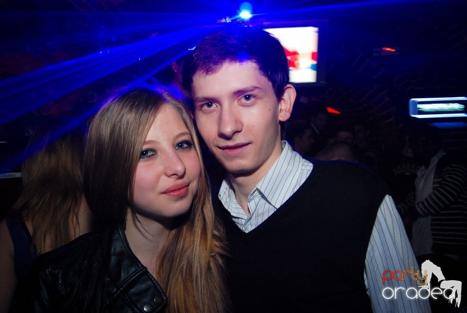 Vineri noaptea în Club Escape, 