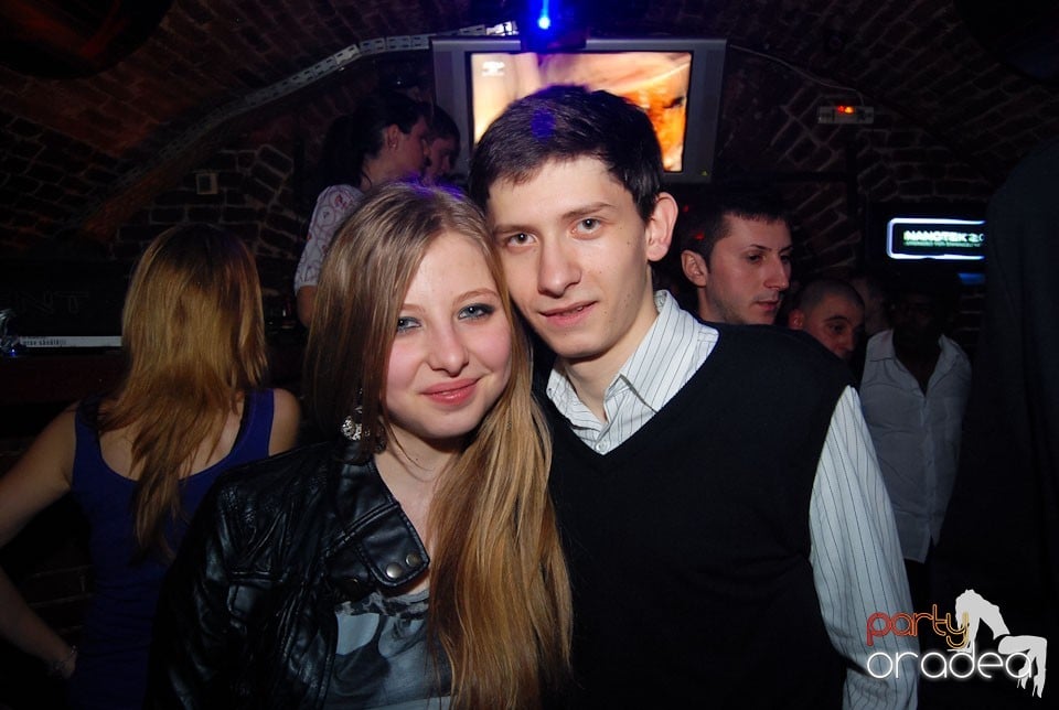 Vineri noaptea în Club Escape, 