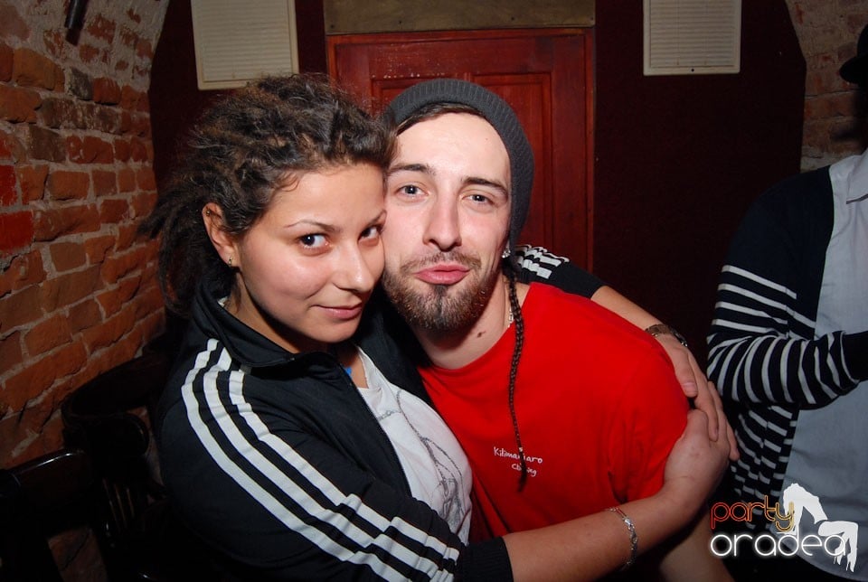 Vineri noaptea în Club Escape, 