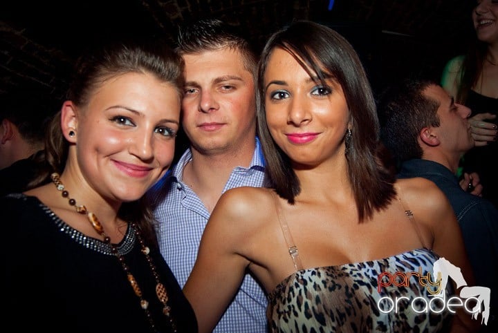 Vineri noaptea în Club Escape, 