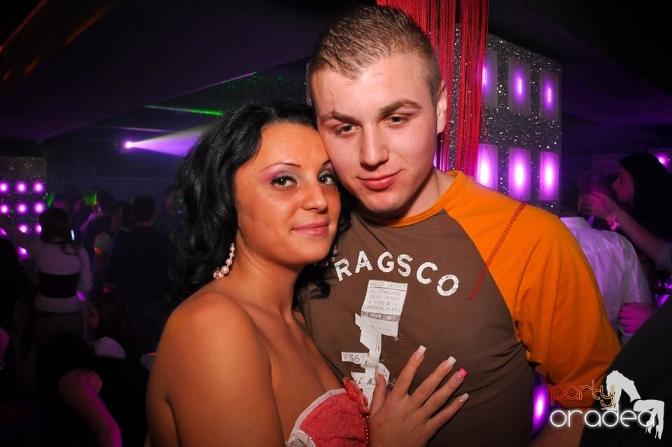 Vineri noaptea în Club Life, 