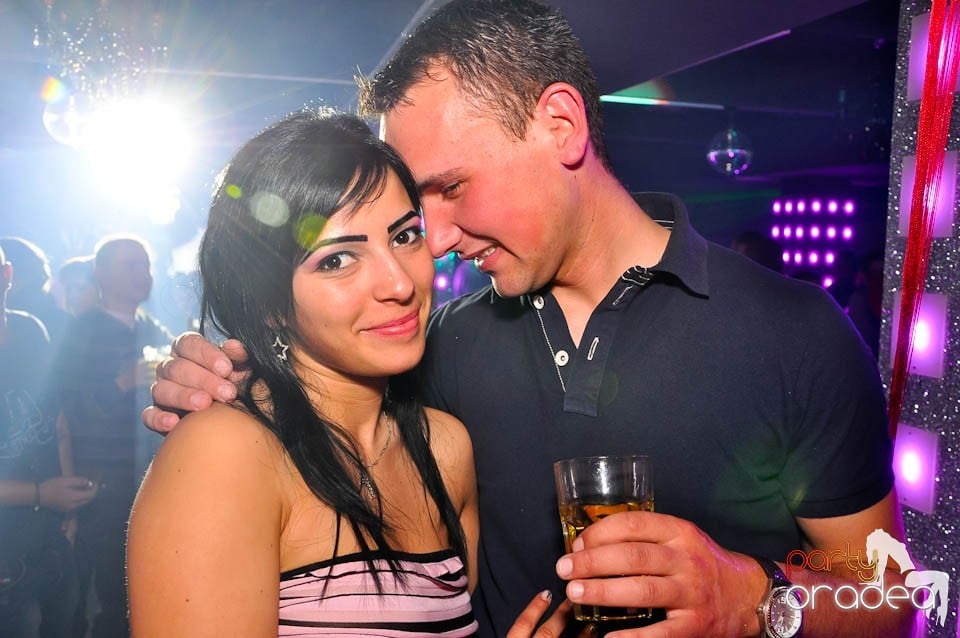 Vineri noaptea în Club Life, 