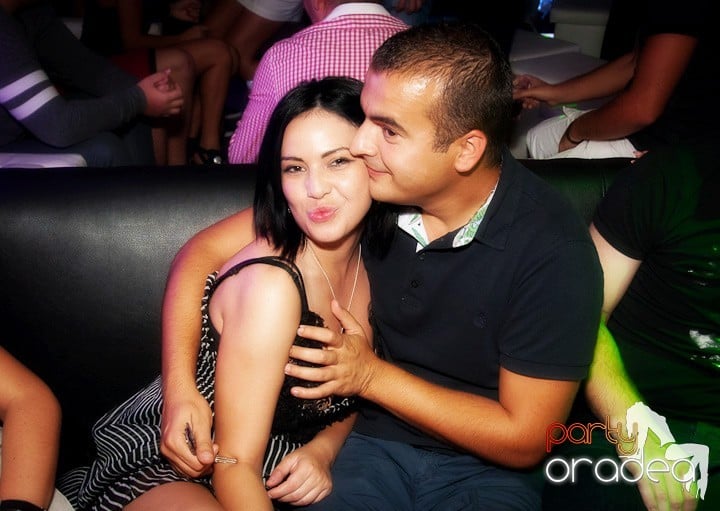 Vineri noaptea în Club Life, 