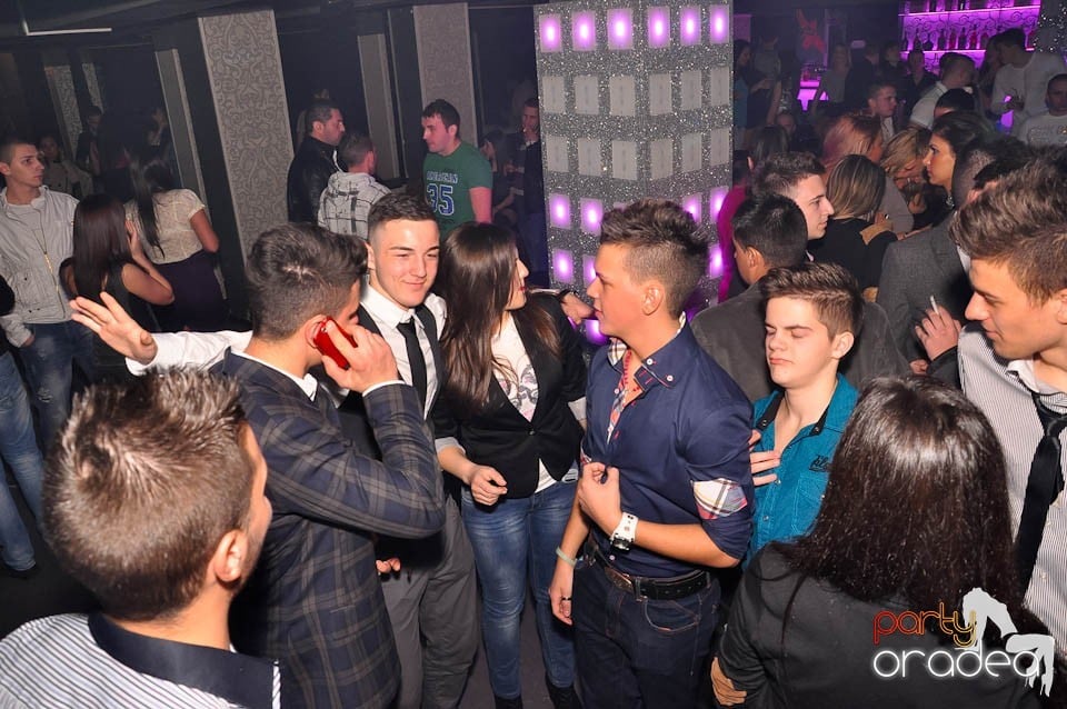 Vineri noaptea în Club Life, 
