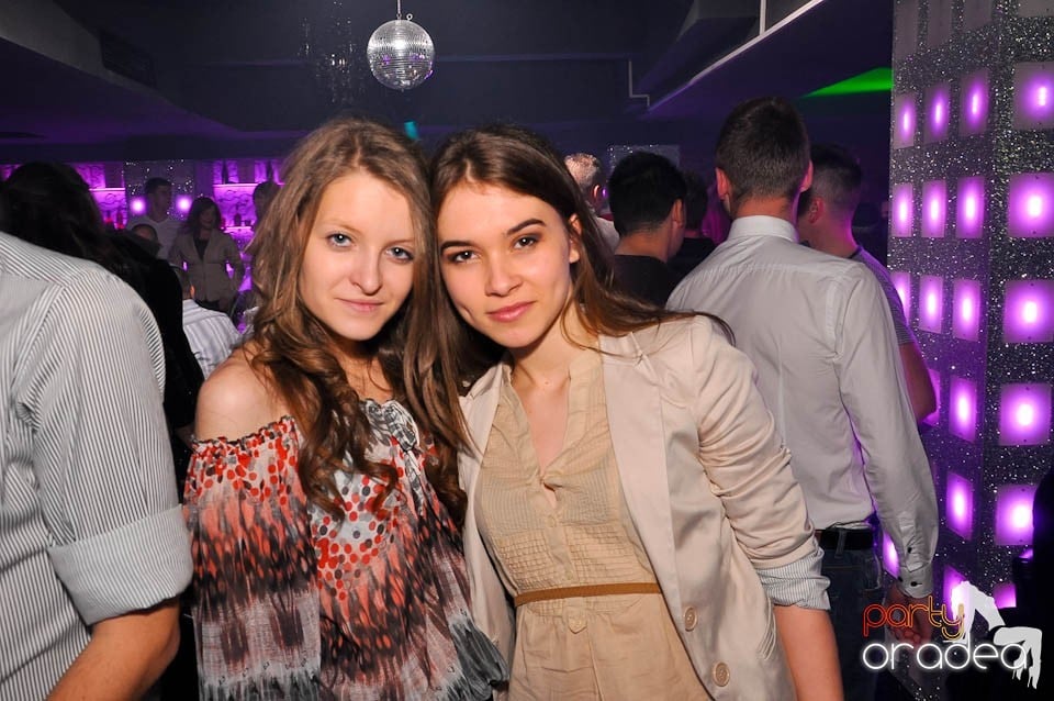 Vineri noaptea în Club Life, 