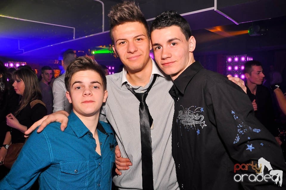 Vineri noaptea în Club Life, 