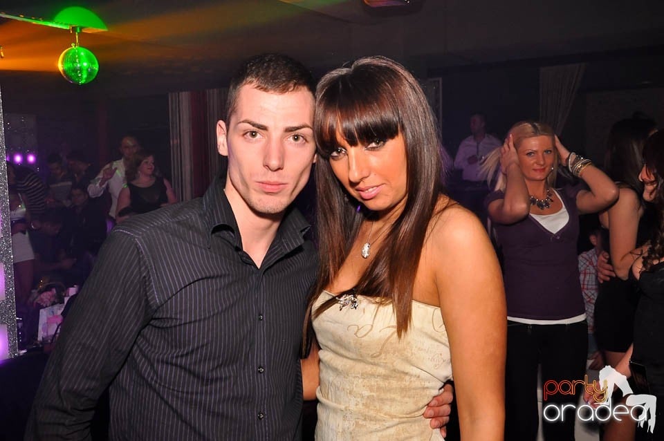 Vineri noaptea în Club Life, 