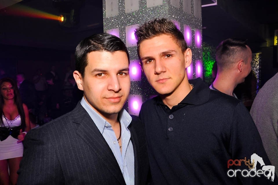 Vineri noaptea în Club Life, 