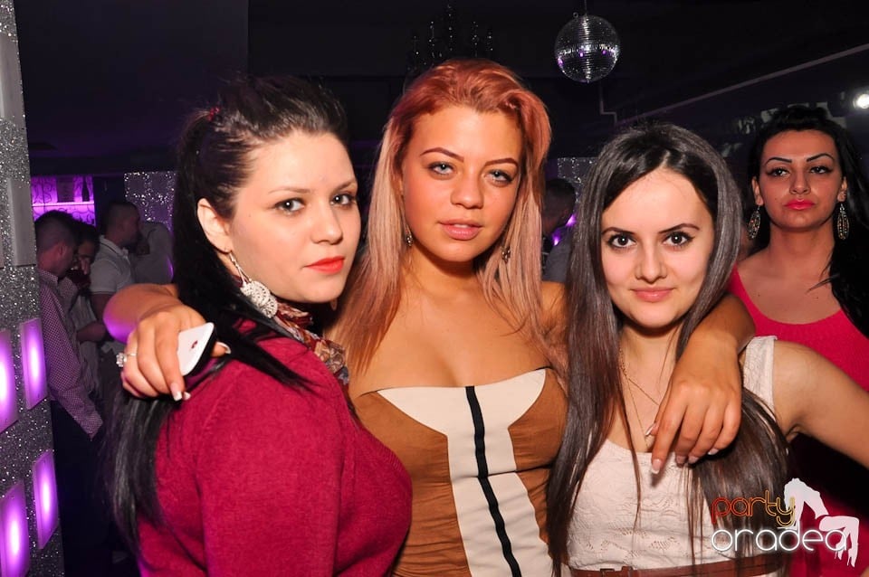 Vineri noaptea în Club Life, 