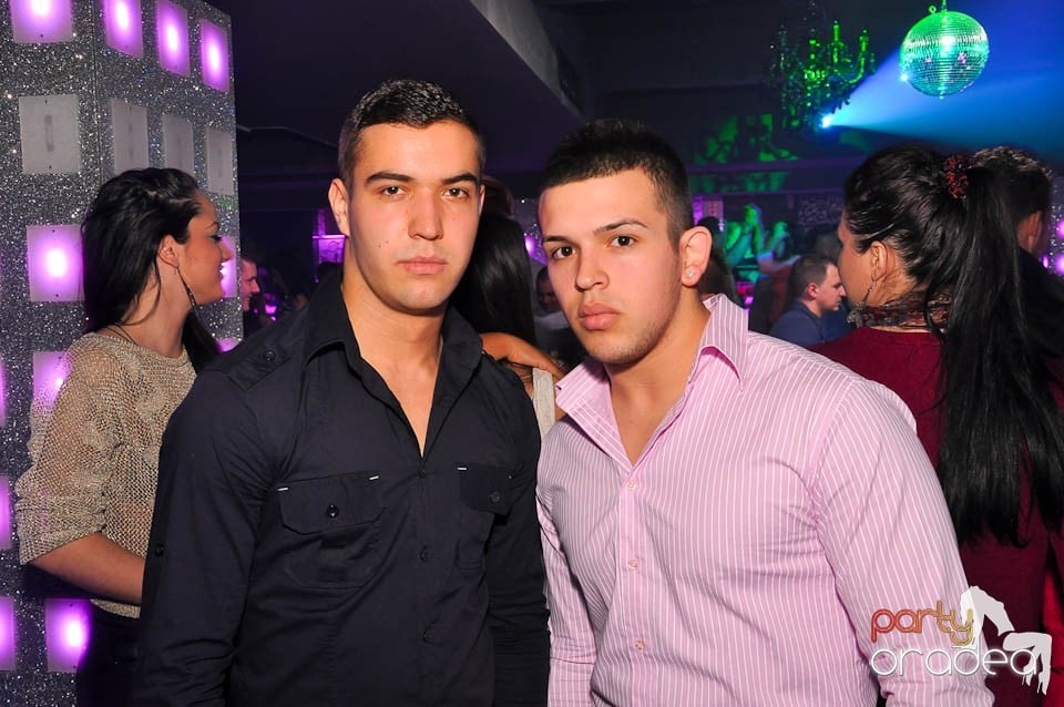 Vineri noaptea în Club Life, 