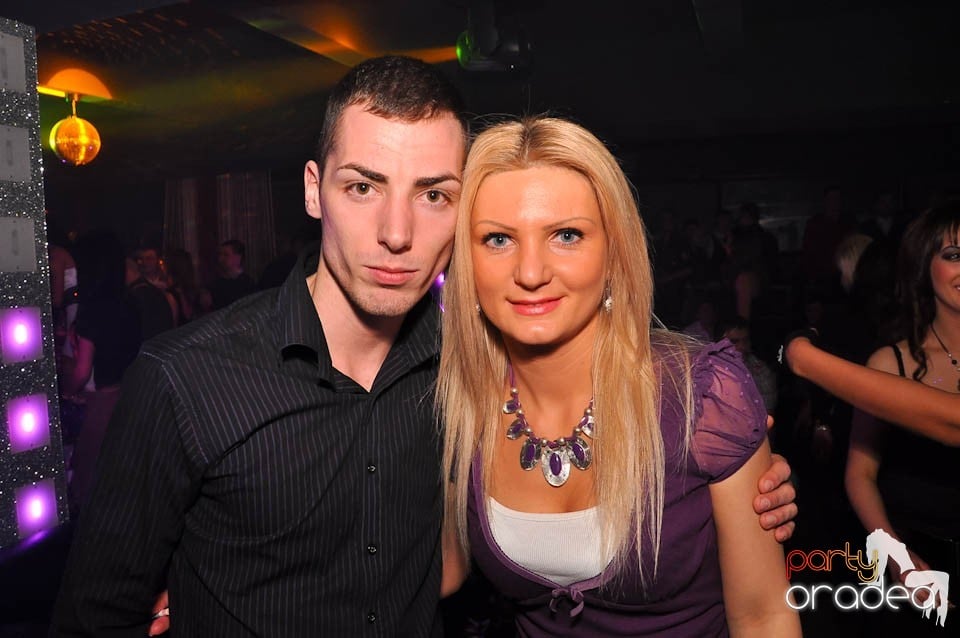 Vineri noaptea în Club Life, 