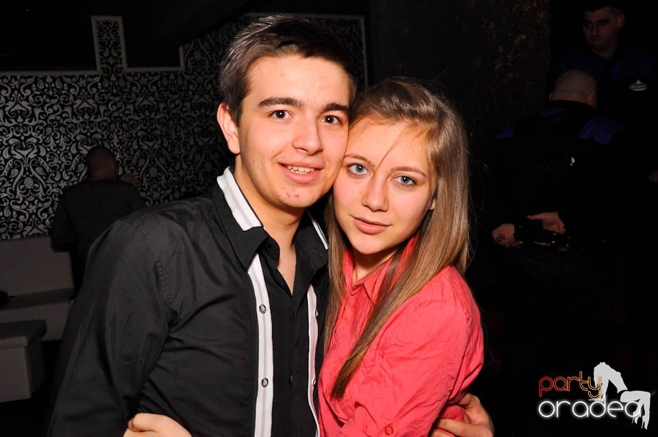 Vineri noaptea în Club Life, 