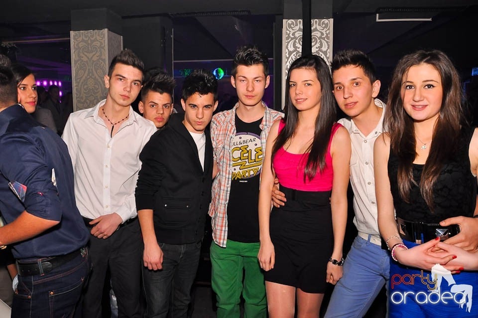 Vineri noaptea în Club Life, 