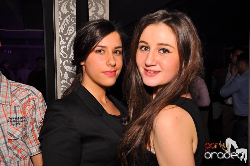 Vineri noaptea în Club Life, 