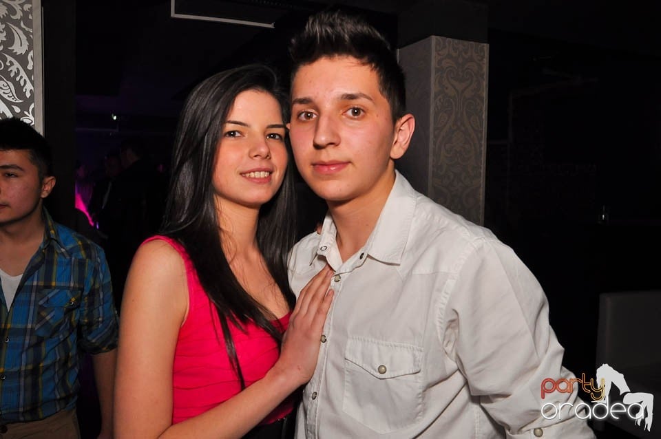 Vineri noaptea în Club Life, 